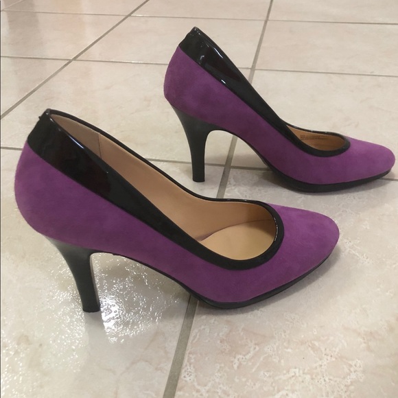 Classic Cole Haan Shoes - Picture 2 of 5